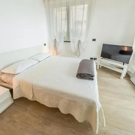 Splendido Trilocale Deluxe Vista Mare, Box E Piscina - Poggio Fiorito Apt 알라시오